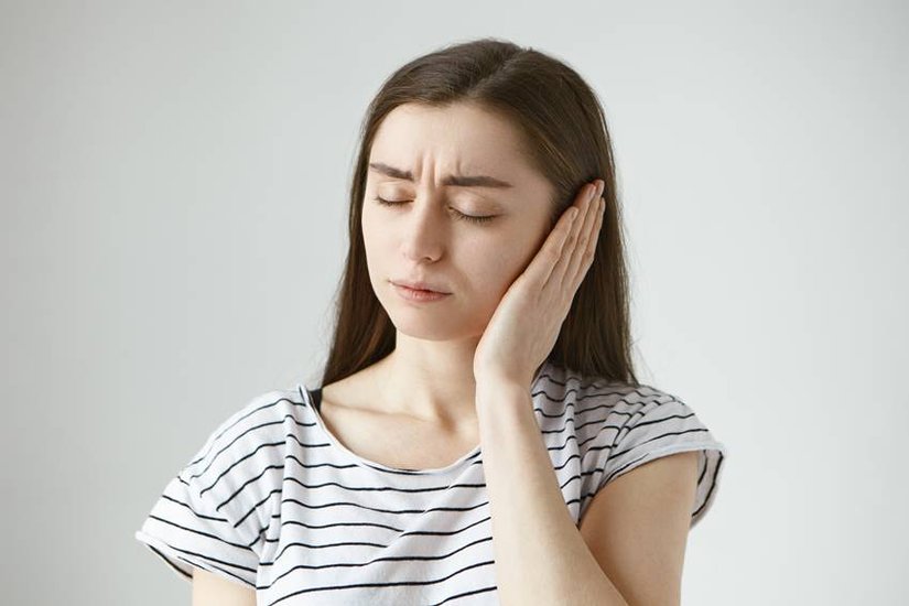 Insect stuck in ear home solution