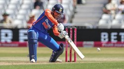 IND W vs SL W LIVE Score: स्मृति मंधाना 8 रन बनाकर आउट, भारत का लाइव स्कोर 13/1