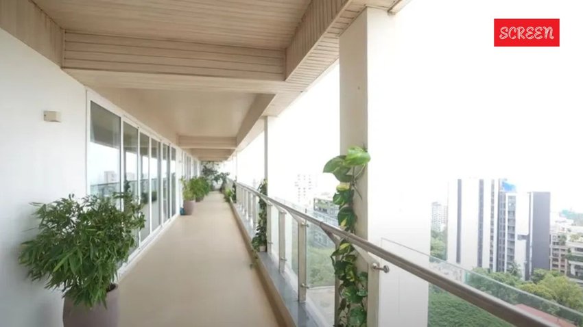 Jaaved Jaaferi house, Farah Khan vlog, Jaaved Jaaferi Bandra home, celebrity homes in Bandra, Bollywood celebrity houses