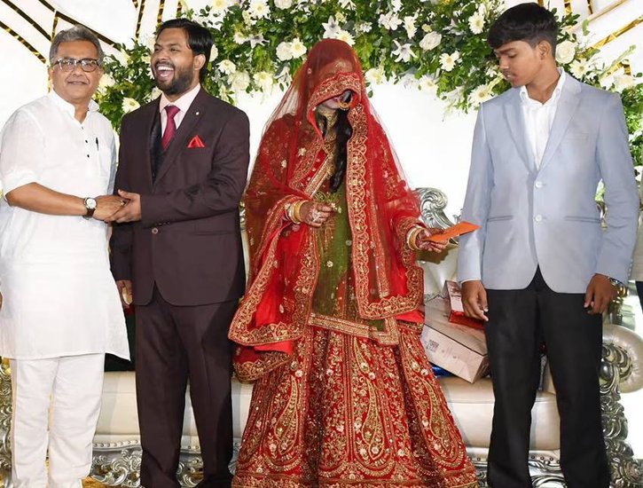 Khan Sir wife profession