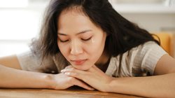 टूथब्रश से खुल गया धोखेबाजी का राज, पत्नी ने इस तरह जाना पति कहीं और चला रहा है चक्कर, हैरान करने वाली कहानी