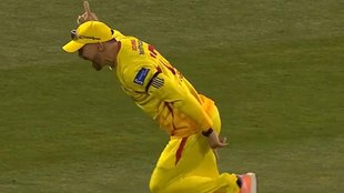 Major League Cricket 2025,MI New York vs Texas Super Kings,Faf du Plessis acrobatic catch