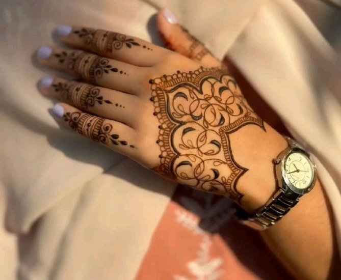 Mehndi Art for the Minimalist in You