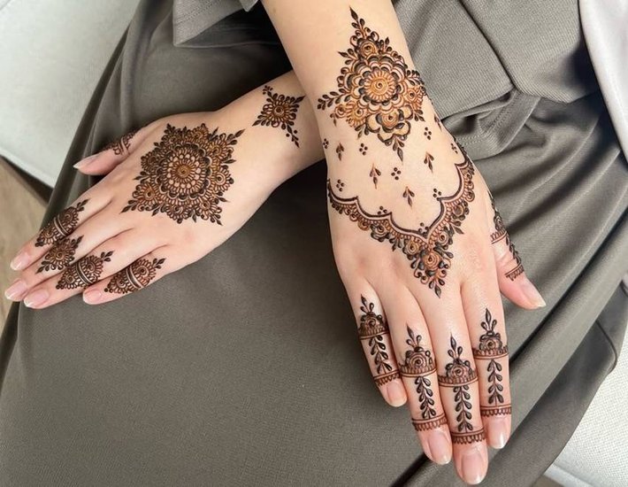 office Women mehndi