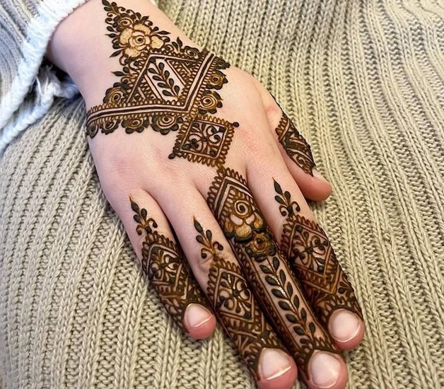 traditional henna styles