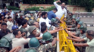 Bhubaneswar Additional Commissioner of Police (ACP) Narasingha Bhol, Narasingha Bhol, Puri stampede,Odisha Narasingha Bhol viral video