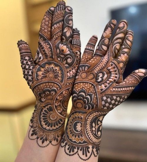 Party-Perfect Nawabi Mehndi Designs for a Classy Ethnic Look