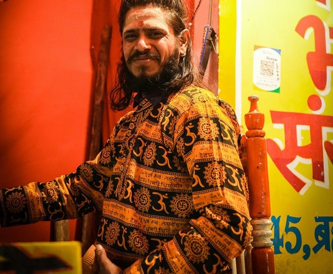 Premananda Maharaj Criticizes Trend of Wearing Divine Mantras on Clothing