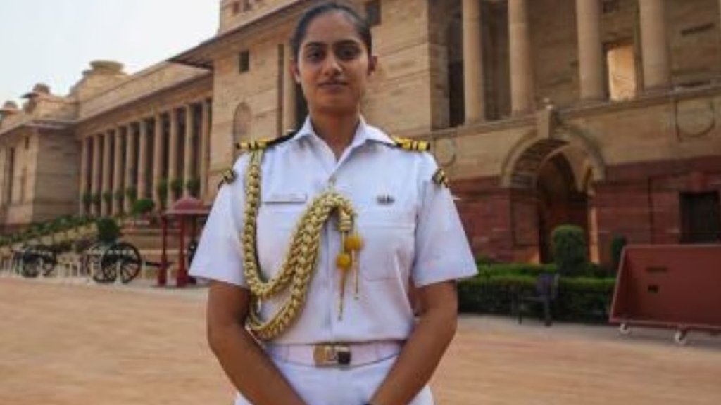 President Aide-de-Camp, Woman ADC to President of India, Lieutenant Commander Yashaswi Solankee