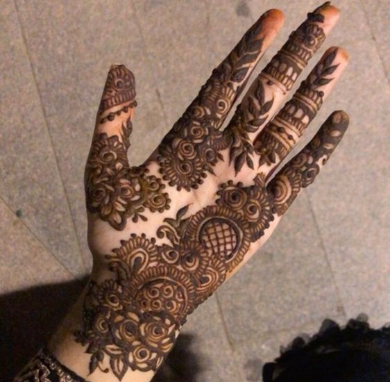 Quick Mehndi ideas for festive look