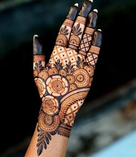 Quick and Beautiful Mehndi Designs to Shine This Ganga Dussehra