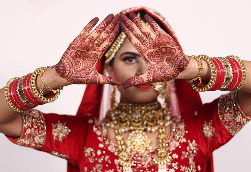 Quick mehndi patterns in Sawan