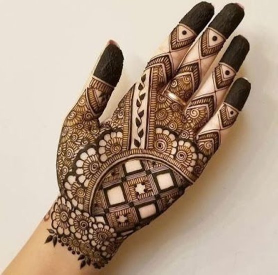 Quick and beautiful Mehndi designs