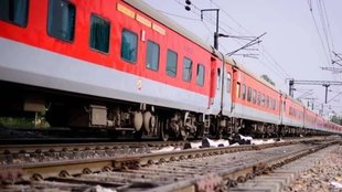 Railway crime India, running from moving train, police drug raid