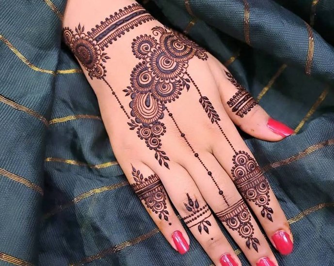 trendy mehndi styles