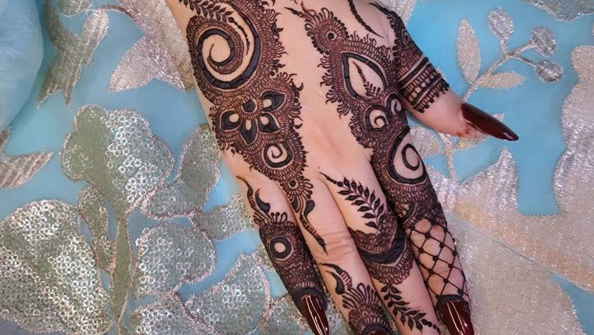 mehndi for unique look