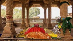 Tansen tomb, Tansen tomb Gwalior