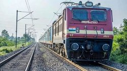 रेल यात्री ध्यान दें! आज से महंगा हुआ ट्रेन का सफर, जानें AC से लेकर स्लीपर किस क्लास में कितना बढ़ा किराया
