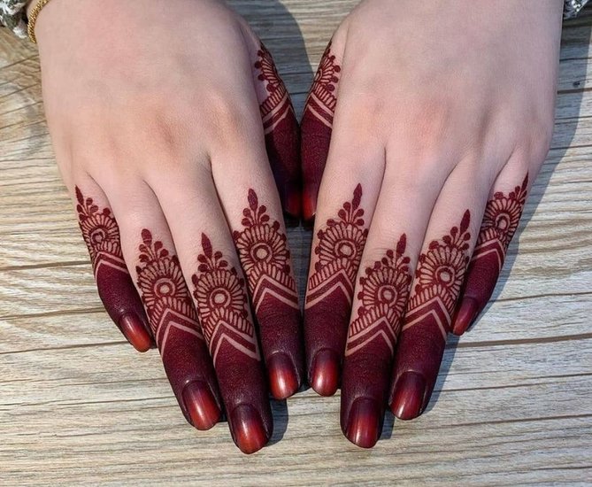 Trendy Mehndi Looks to Elevate Your Denim and Crop Top Style