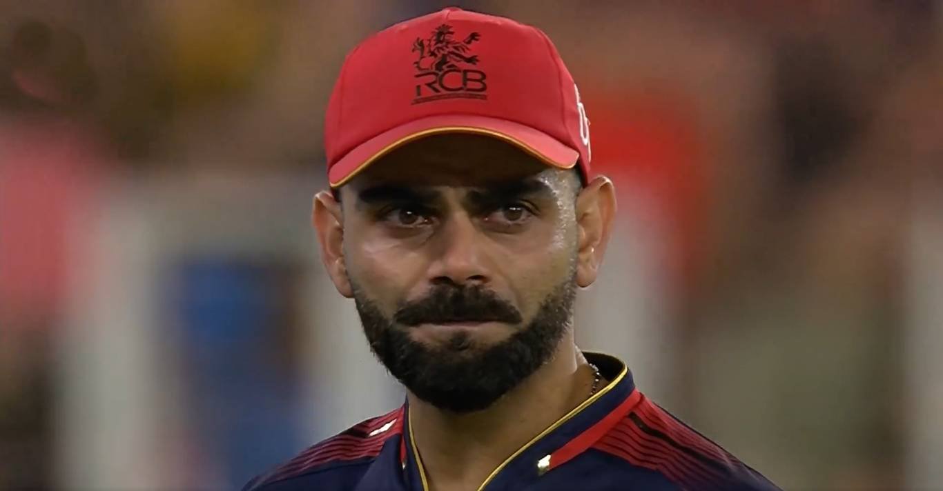 RCB के जीतते के साथ ही मैदान पर बच्चों की तरह रोने लगे कोहली, 17 साल की जिद्द हुई 18वें साल में पूरी; अनुष्का की भी आंखों में आए आंसू