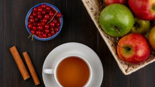 benefits of berries, benefits of apples, benefits of dark chocolate, best foods for blood sugar, reduce cholesterol, Berries, Apples, Dark Chocolate
