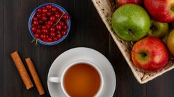 चाय से लेकर सेब तक खाने में इन 4 फूड्स को कर लें शामिल, बड़ी से बड़ी बीमारियों का खतरा हो जाएगा कम