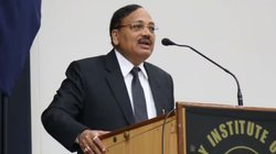 क्या आपको पता है हम कितने घंटे सोते हैं? वकील पर बिफरे जस्टिस सूर्यकांत, जानें मामला