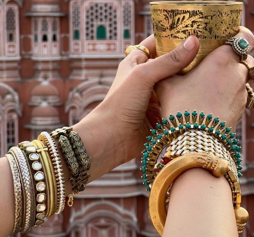 8 Green stone or Kundan rings