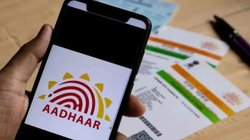 Aadhaar Card Update 2025: आधार में नाम से जुड़ी गलती सुधारना है? घर बैठे आसानी से हो जाएगा काम, ये है आसान तरीका