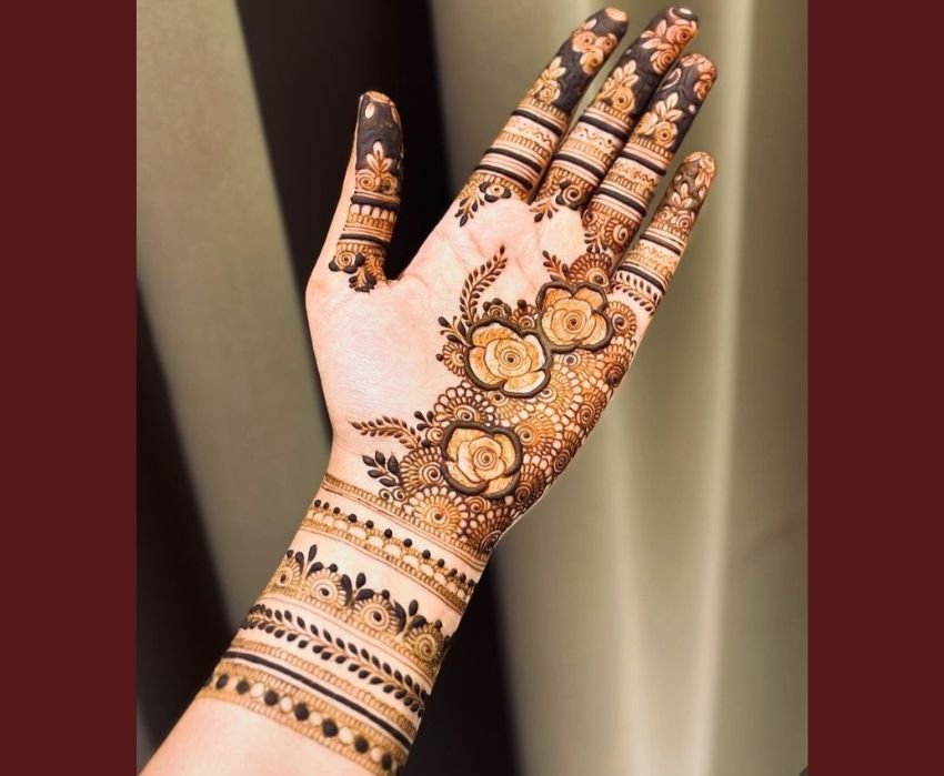 Add Beauty and Blessings to the First Monday of Sawan with Simple Mehndi Art