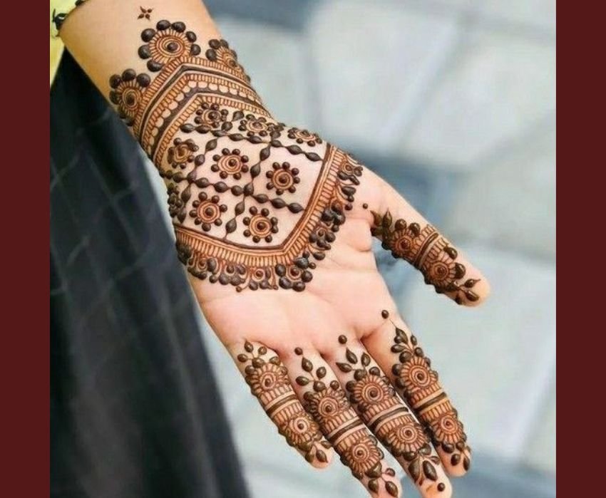 Beautiful Mehndi ideas for Sawan