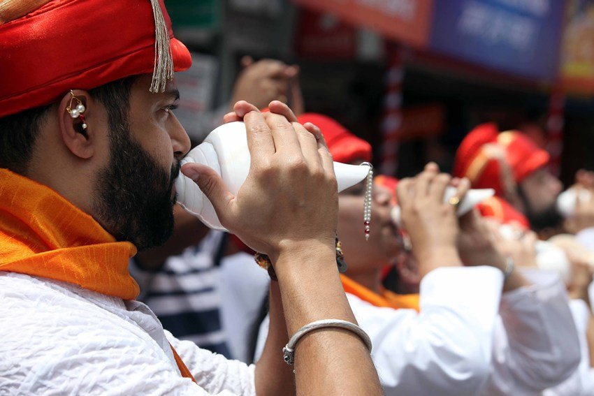Benefits of blowing conch in Sawan