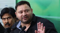 ‘अपना लाइसेंसी हथियार दे देता हूं, सरकार मुझे मरवा दे’, तेजस्वी यादव को क्यों आया गुस्सा?