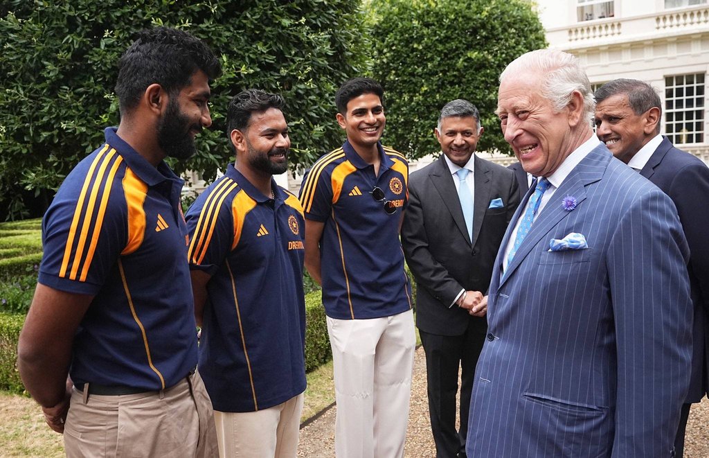 British King Charles welcomed the India men and women cricket teams to Clarence House, Shubman Gill, King Charles met Harmanpreet Kaur, Shubman Gill, Shubman Gill