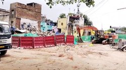 पुरानी दिल्ली के मिठाई पुल की इमारतें बनीं मौत का मलबा; असुरक्षित’ घोषित थीं, खाली भी कराई गई थीं, फिर भी हो गया हादसा