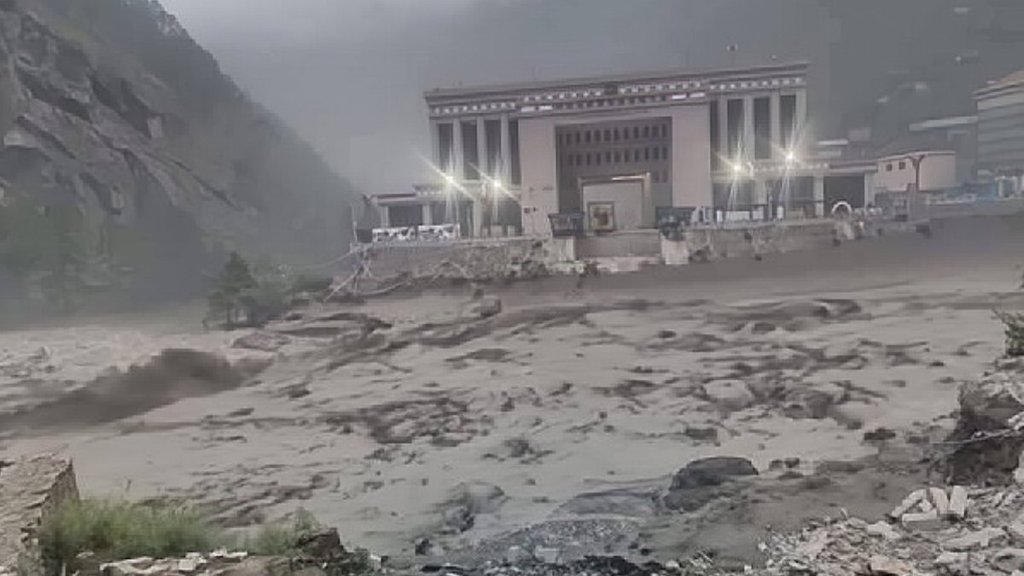 Flood in Border Area | flood news | china border | world news