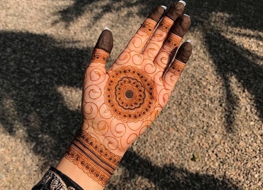 Teej par sabse alag mehndi