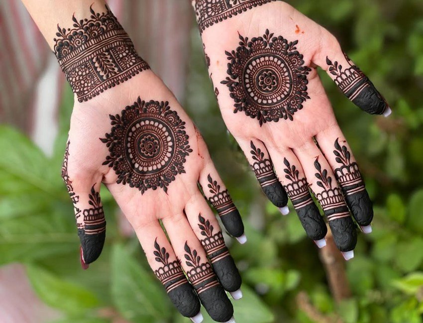 Best Mehndi patterns for Hariyali Teej