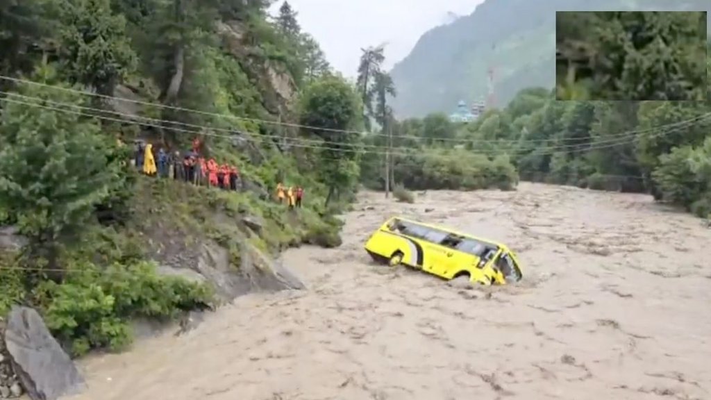 Hindi News, ITBP Bus, Kashmir news