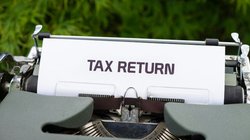 ITR Filing 2025: इनकम टैक्स फाइलिंग के दौरान भर दिया गलत फॉर्म? घबराएं नहीं, ऐसे करें सही और जुर्माने से बचें