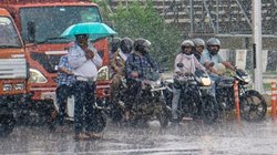 Jharkhand Weather Forecast: झारखंड के इन 12 जिलों के लिए बाढ़ की चेतावनी, आज कुछ ऐसा रहेगा मौसम का हाल