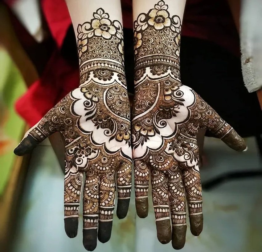 Let Your Hands Bloom This Sawan With These Timeless Mehndi Designs