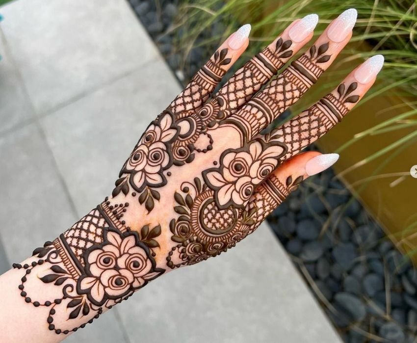 Mehndi for Hindu festivals
