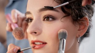 Monsoon Makeup Tips। tips to look beautiful in festivals। Sweat Proof Makeup Tips