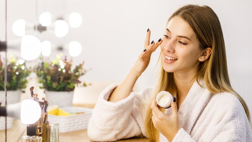 How to remove oily skin naturally | Monsoon Skin Care | Home remedies for pimples for oily skin