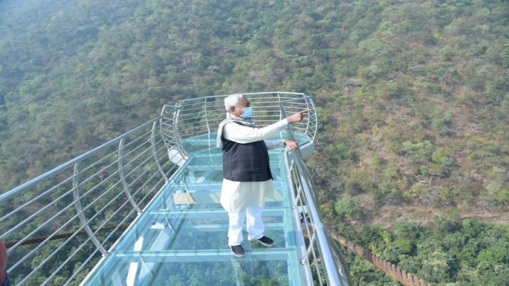 नालंदा जिले के राजगीर में नेचर सफारी और जू सफारी का निरीक्षण करते हुए मुख्यमंत्री नीतीश कुमार। (ANI File Photo)