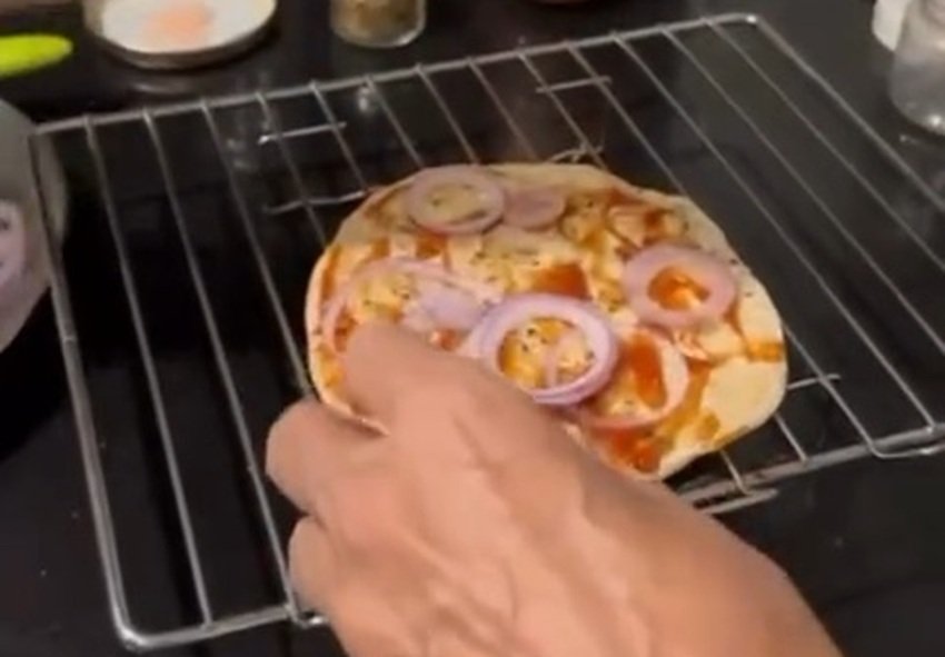 Neena Gupta Roti Pizza is the Snack You Need