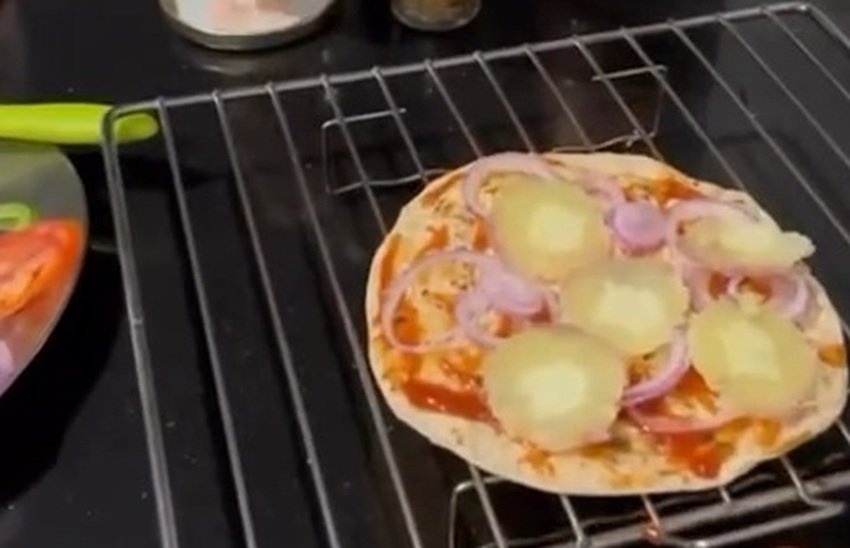 Neena Gupta Shares Her Guilt-Free Roti Pizza Recipe