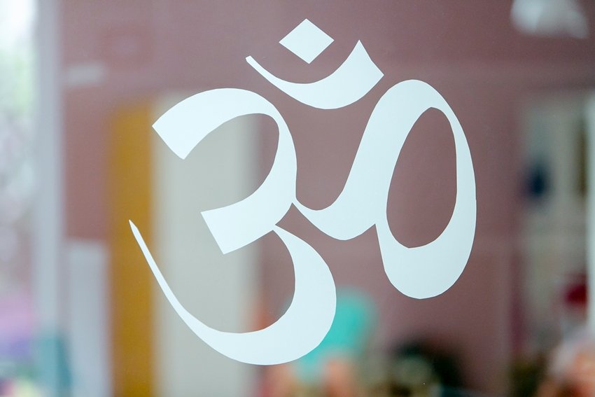 Om Chanting Proven to Reduce Stress and Improve Brain Function