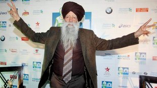 Fauja Singh biography Hindi, Fauja Singh Olympics story, Turbaned Tornado